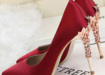 Female host bridesmaid stiletto pointed wedding shoes
