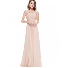 Elegante vestido de encaje de manga corta