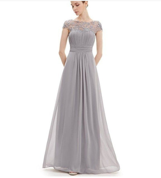 Elegante vestido de encaje de manga corta