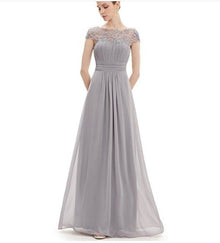 Elegante vestido de encaje de manga corta