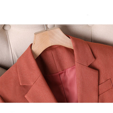 Suits And Coats Are Popular This Year For Women