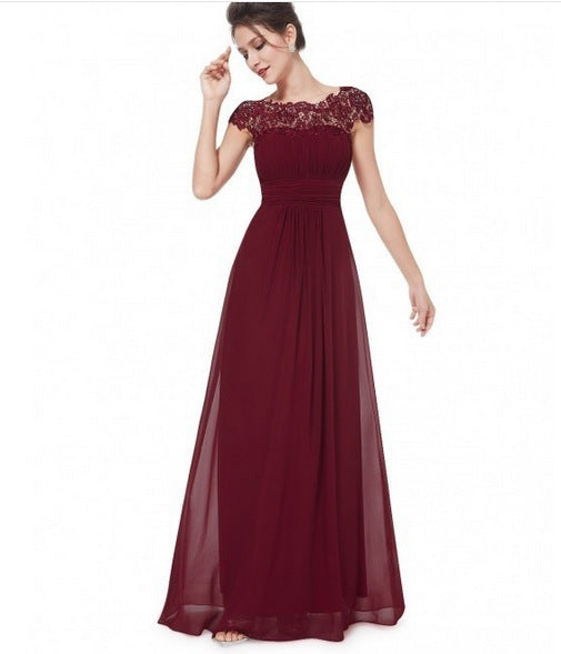 Elegante vestido de encaje de manga corta