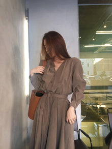 Vestido largo elegante con cordones